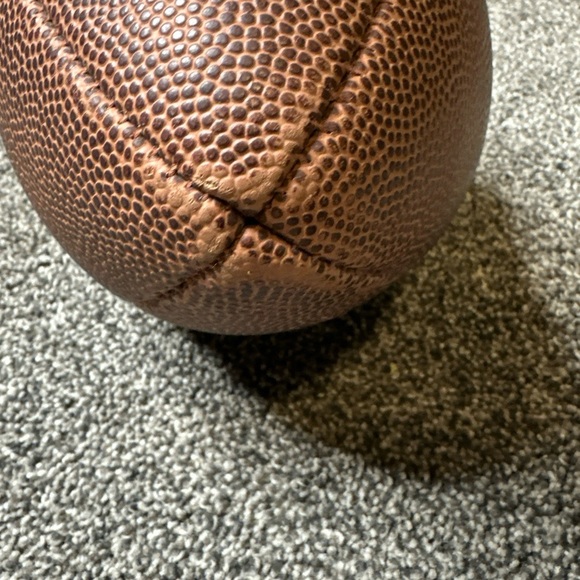 Wilson NFL Junior Touchdown Football WTF1694  Pre-Owned Condition - Picture 6 of 6